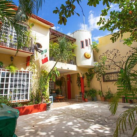 La Casa Del Almendro Hotel Playa del Carmen Bagian luar foto