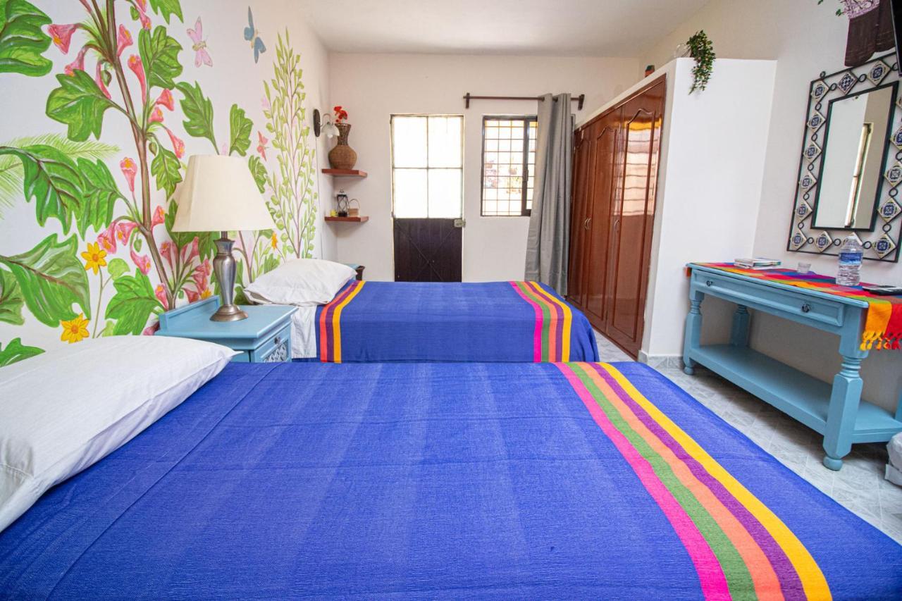 La Casa Del Almendro Hotel Playa del Carmen Bagian luar foto