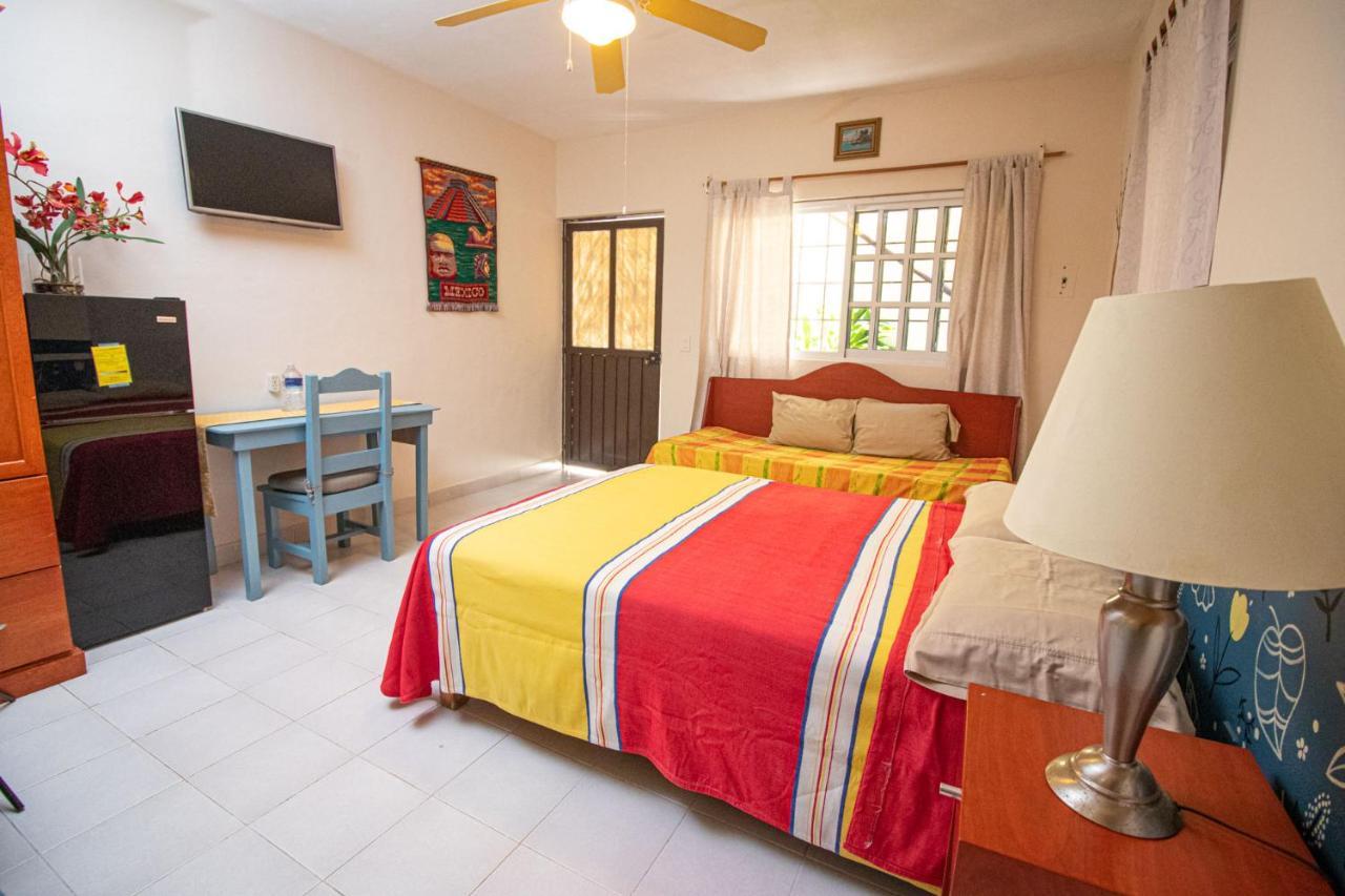 La Casa Del Almendro Hotel Playa del Carmen Bagian luar foto