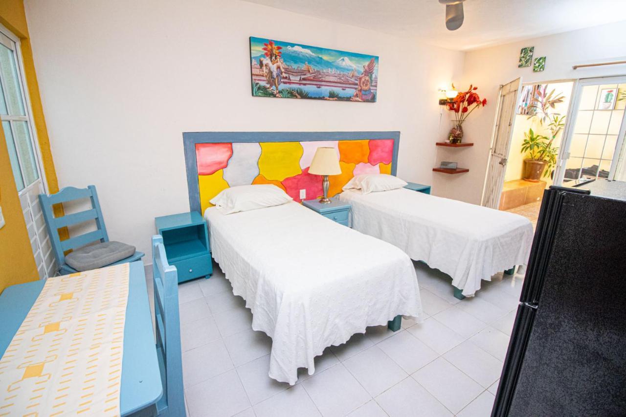La Casa Del Almendro Hotel Playa del Carmen Bagian luar foto