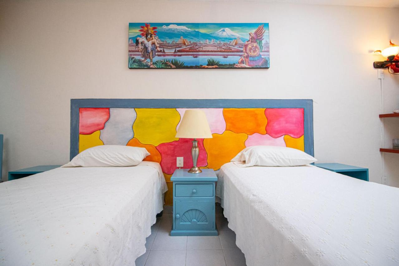 La Casa Del Almendro Hotel Playa del Carmen Bagian luar foto